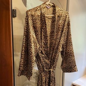 Womens silky robe , beautiful, wore once